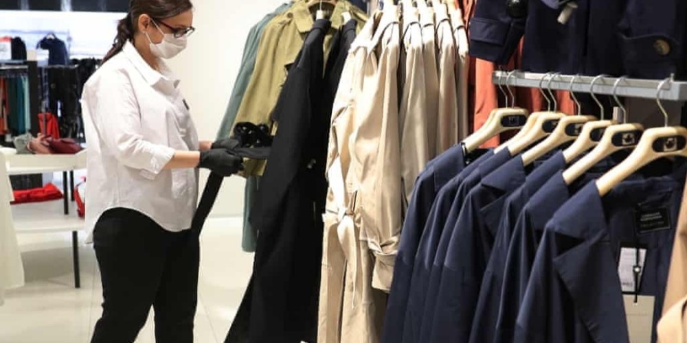 How to avoid the ugly side of buying wholesale women clothing